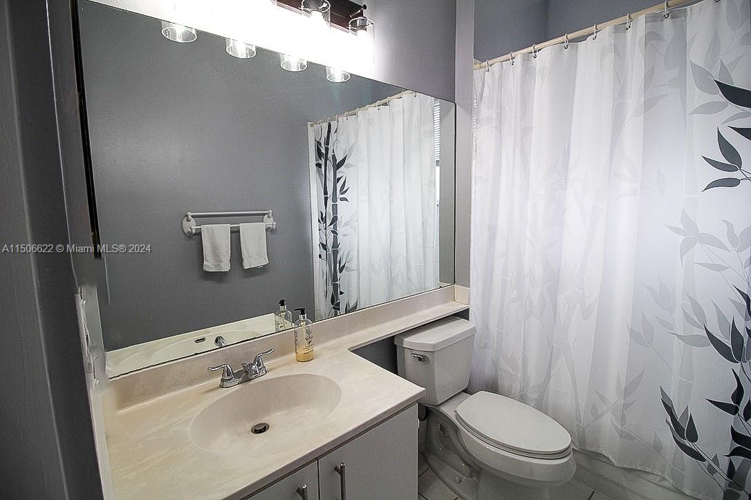 725 SE 28th Ln, Homestead, Florida 33033, 4 Bedrooms Bedrooms, ,2 BathroomsBathrooms,Residential,For Sale,725 SE 28th Ln,A11506622