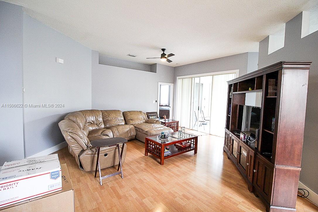 725 SE 28th Ln, Homestead, Florida 33033, 4 Bedrooms Bedrooms, ,2 BathroomsBathrooms,Residential,For Sale,725 SE 28th Ln,A11506622