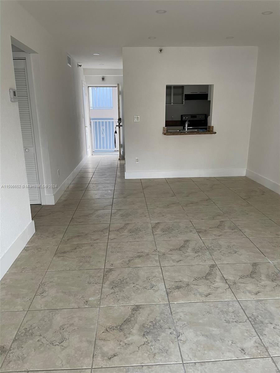 Unit has direct Bay View