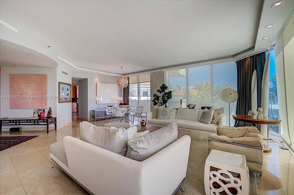 300 S Pointe Dr 405, Miami Beach, Florida 33139, 3 Bedrooms Bedrooms, ,2 BathroomsBathrooms,Residential,For Sale,300 S Pointe Dr 405,A11506721