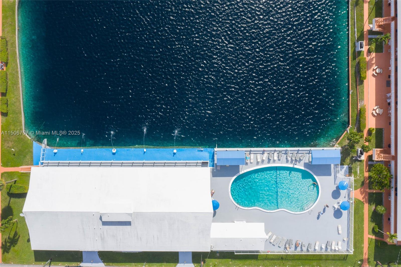 900 SW 11th Ave C, Hallandale Beach, Florida 33009, 1 Bedroom Bedrooms, ,1 BathroomBathrooms,Residential,For Sale,900 SW 11th Ave C,A11506757