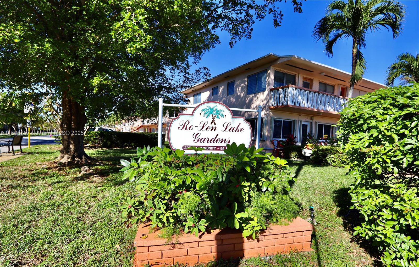 900 SW 11th Ave C, Hallandale Beach, Florida 33009, 1 Bedroom Bedrooms, ,1 BathroomBathrooms,Residential,For Sale,900 SW 11th Ave C,A11506757