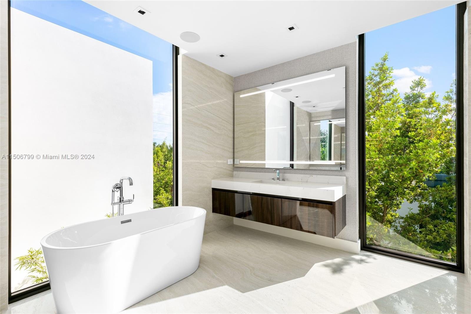 3172 Bay Rd, Miami Beach, FL, 33140 United States, 6 Bedrooms Bedrooms, ,6 BathroomsBathrooms,Residential,For Sale,Bay Rd,A11506799