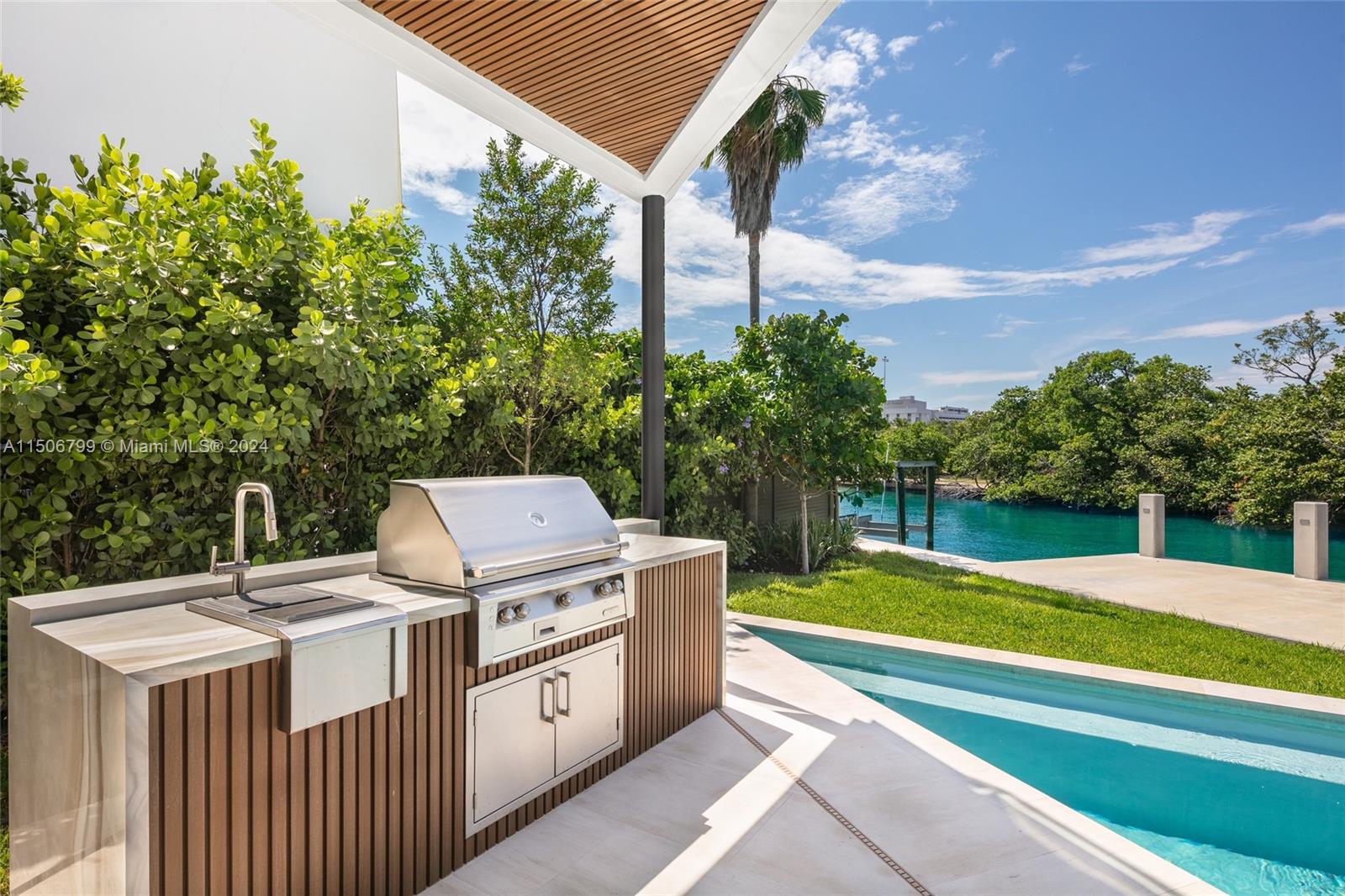 3172 Bay Rd, Miami Beach, FL, 33140 United States, 6 Bedrooms Bedrooms, ,6 BathroomsBathrooms,Residential,For Sale,Bay Rd,A11506799