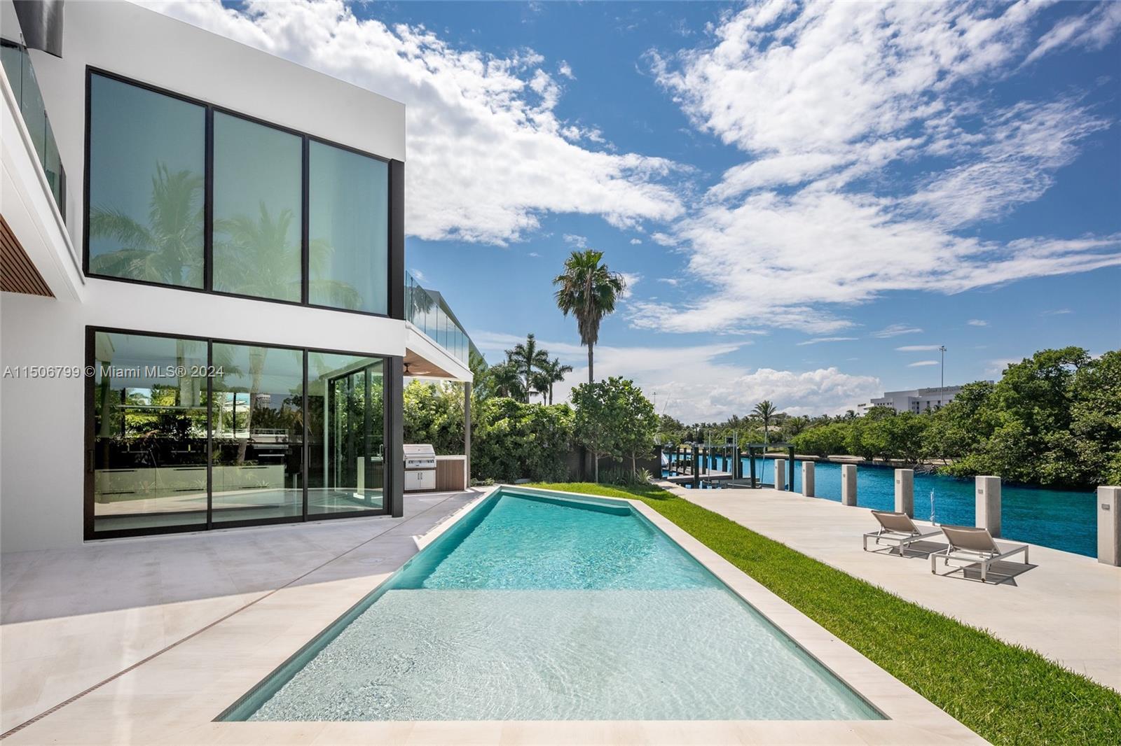 3172 Bay Rd, Miami Beach, FL, 33140 United States, 6 Bedrooms Bedrooms, ,6 BathroomsBathrooms,Residential,For Sale,Bay Rd,A11506799