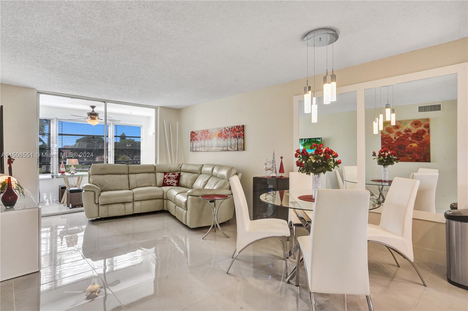 9380 Sunrise Lakes Blvd, Sunrise, FL, 33322 United States, 1 Bedroom Bedrooms, ,1 BathroomBathrooms,Residential,For Sale,Sunrise Lakes Blvd,A11506551