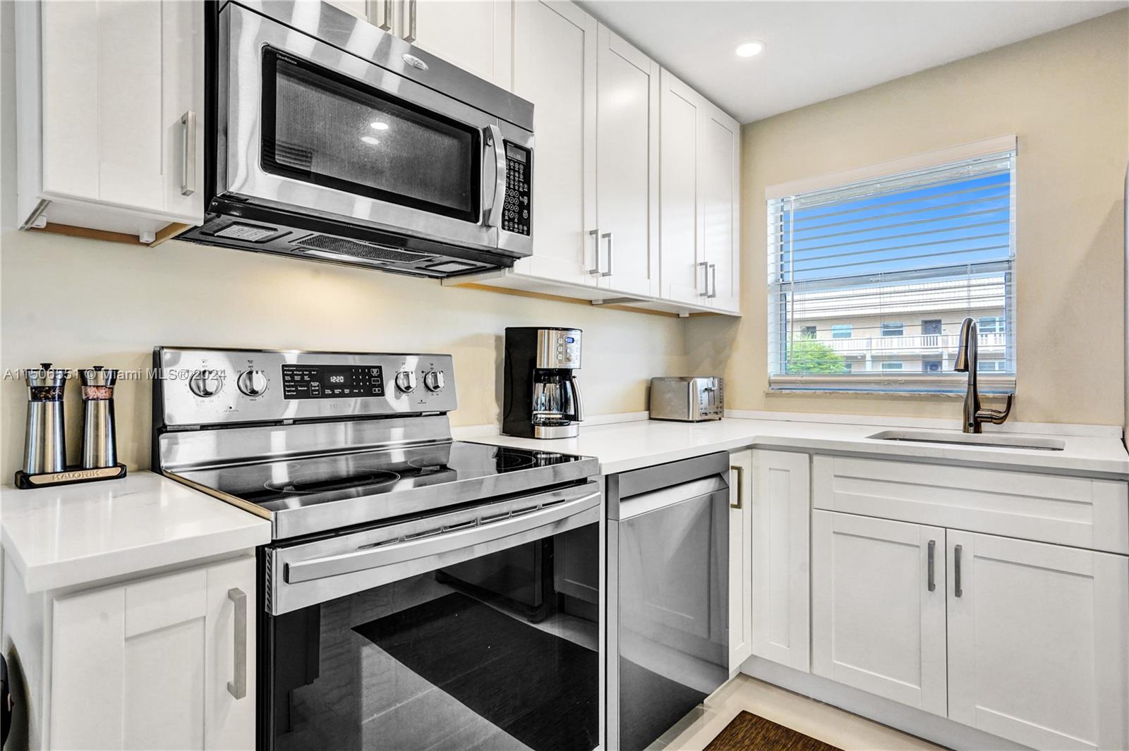 9380 Sunrise Lakes Blvd, Sunrise, FL, 33322 United States, 1 Bedroom Bedrooms, ,1 BathroomBathrooms,Residential,For Sale,Sunrise Lakes Blvd,A11506551