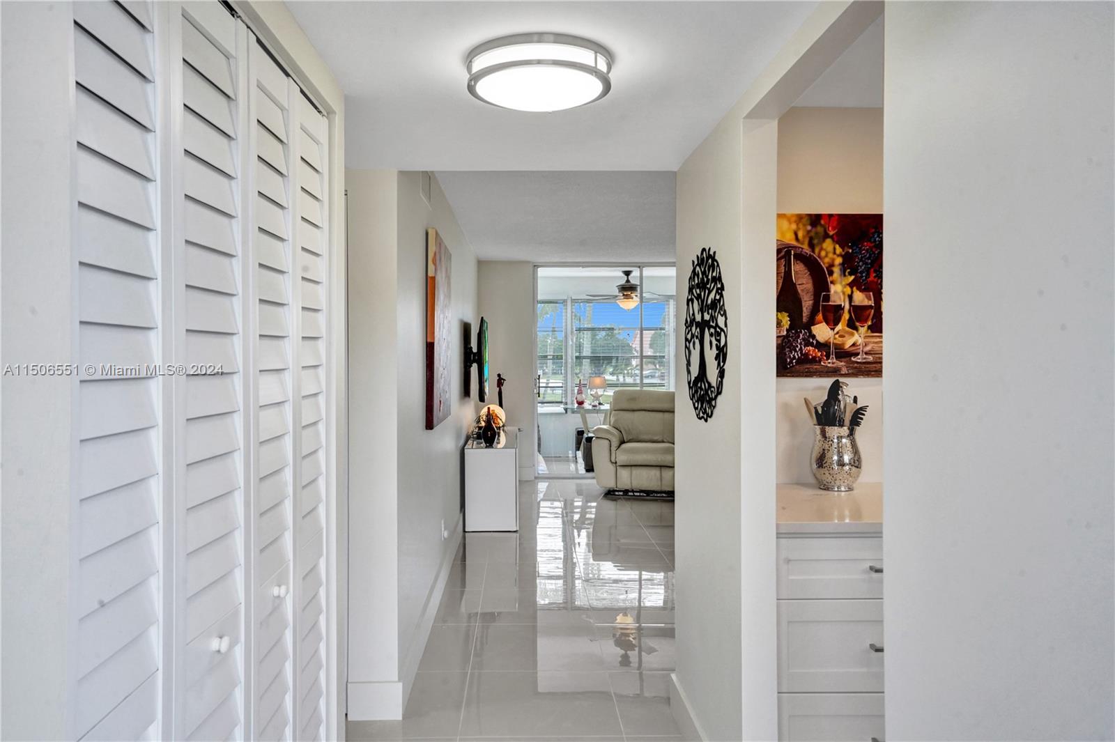 9380 Sunrise Lakes Blvd, Sunrise, FL, 33322 United States, 1 Bedroom Bedrooms, ,1 BathroomBathrooms,Residential,For Sale,Sunrise Lakes Blvd,A11506551