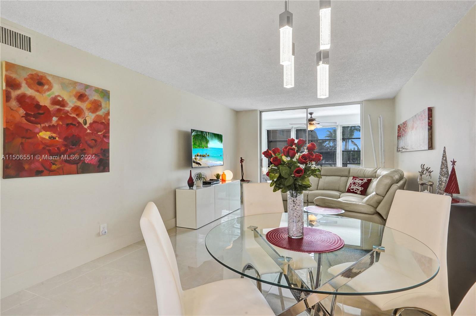 9380 Sunrise Lakes Blvd, Sunrise, FL, 33322 United States, 1 Bedroom Bedrooms, ,1 BathroomBathrooms,Residential,For Sale,Sunrise Lakes Blvd,A11506551