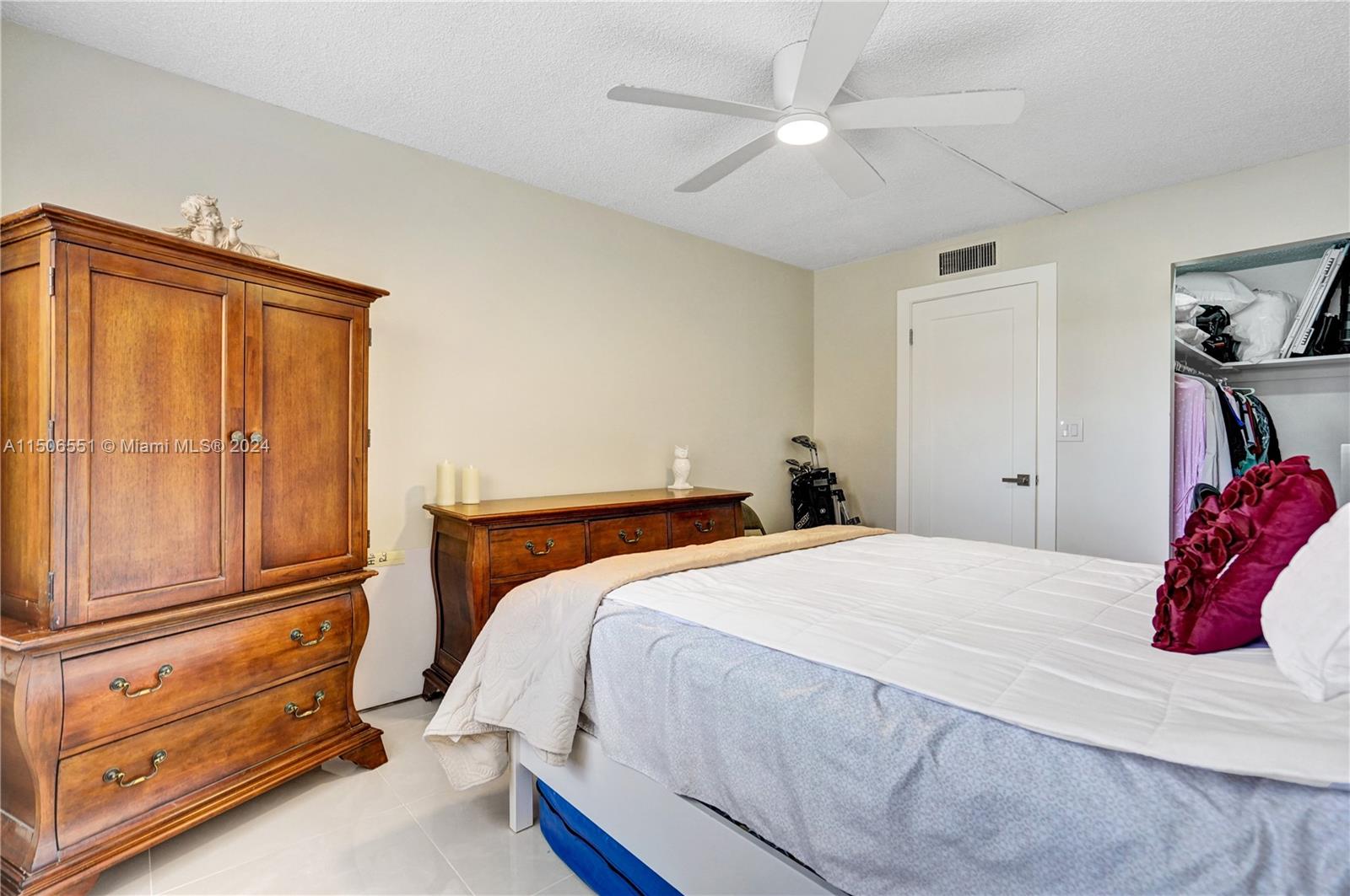 9380 Sunrise Lakes Blvd, Sunrise, FL, 33322 United States, 1 Bedroom Bedrooms, ,1 BathroomBathrooms,Residential,For Sale,Sunrise Lakes Blvd,A11506551