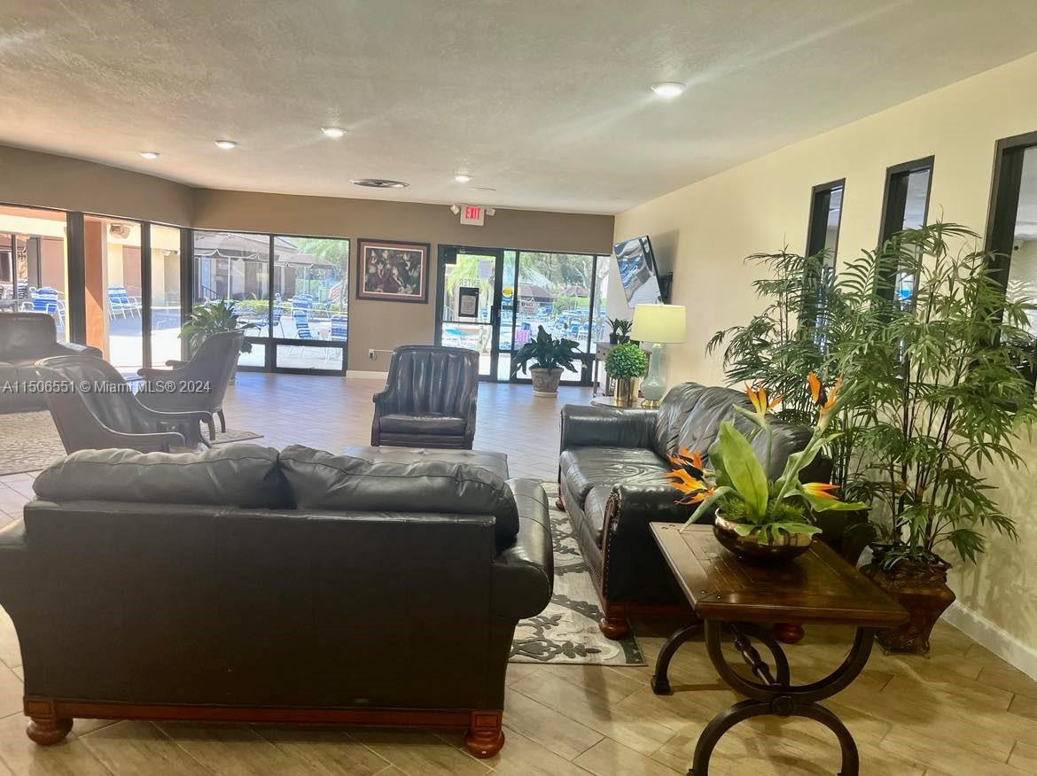 9380 Sunrise Lakes Blvd, Sunrise, FL, 33322 United States, 1 Bedroom Bedrooms, ,1 BathroomBathrooms,Residential,For Sale,Sunrise Lakes Blvd,A11506551