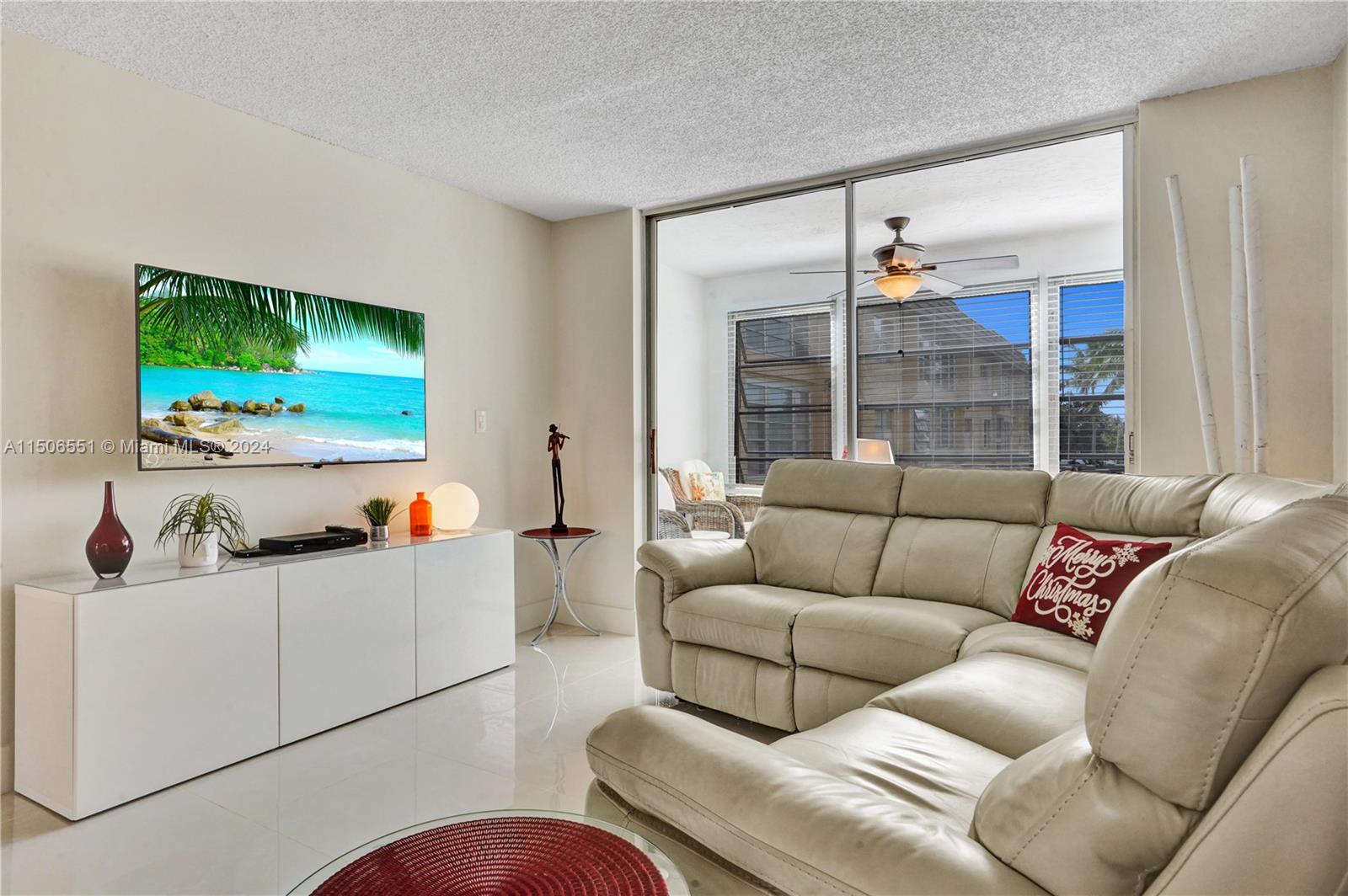 9380 Sunrise Lakes Blvd, Sunrise, FL, 33322 United States, 1 Bedroom Bedrooms, ,1 BathroomBathrooms,Residential,For Sale,Sunrise Lakes Blvd,A11506551