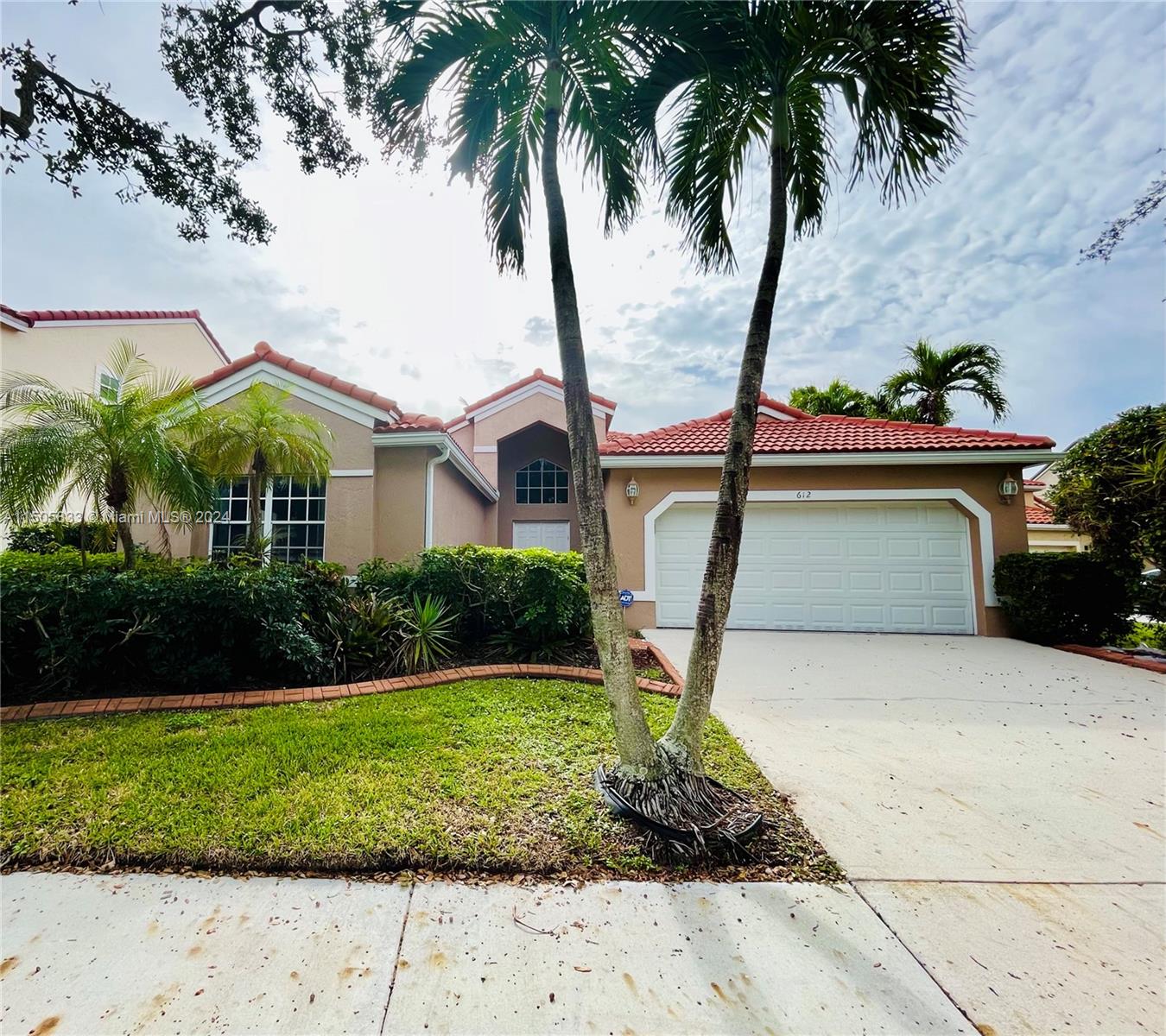 612 Cambridge Ter, Weston, FL, 33326 United States, 3 Bedrooms Bedrooms, ,2 BathroomsBathrooms,Residential,For Sale,Cambridge Ter,A11505833