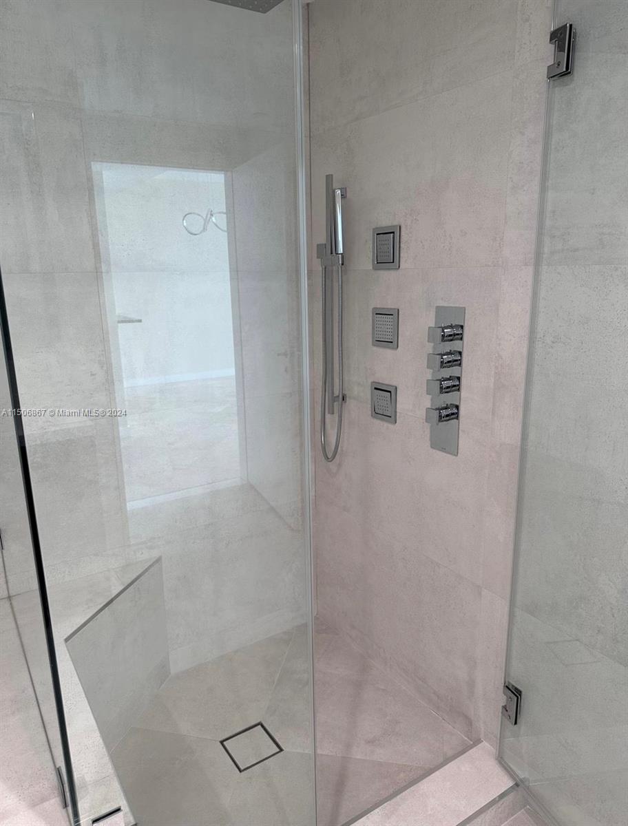 Miami Beach, Florida 33139, 1 Bedroom Bedrooms, ,1 BathroomBathrooms,Residentiallease,For Rent,A11506867