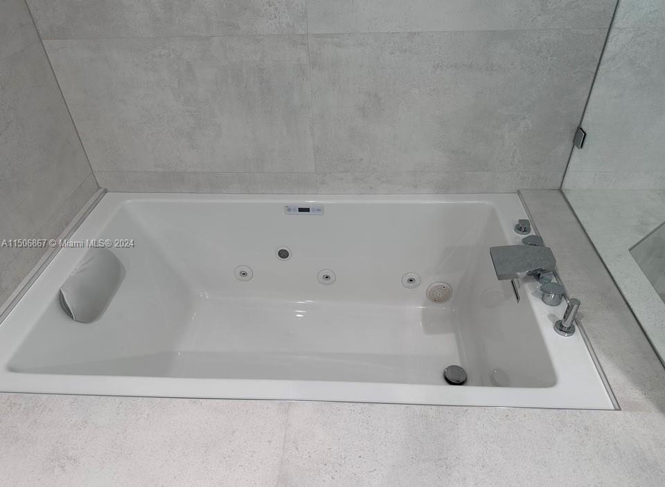 Miami Beach, Florida 33139, 1 Bedroom Bedrooms, ,1 BathroomBathrooms,Residentiallease,For Rent,A11506867