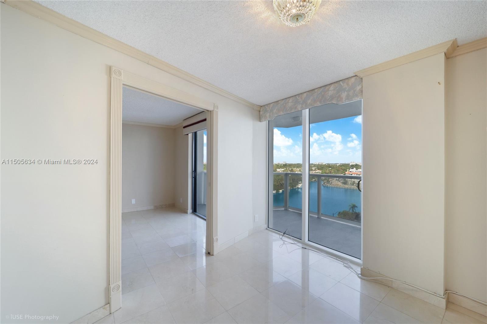 2401 Collins Ave 1109, Miami Beach, Florida 33140, 2 Bedrooms Bedrooms, ,2 BathroomsBathrooms,Residential,For Sale,2401 Collins Ave 1109,A11505634
