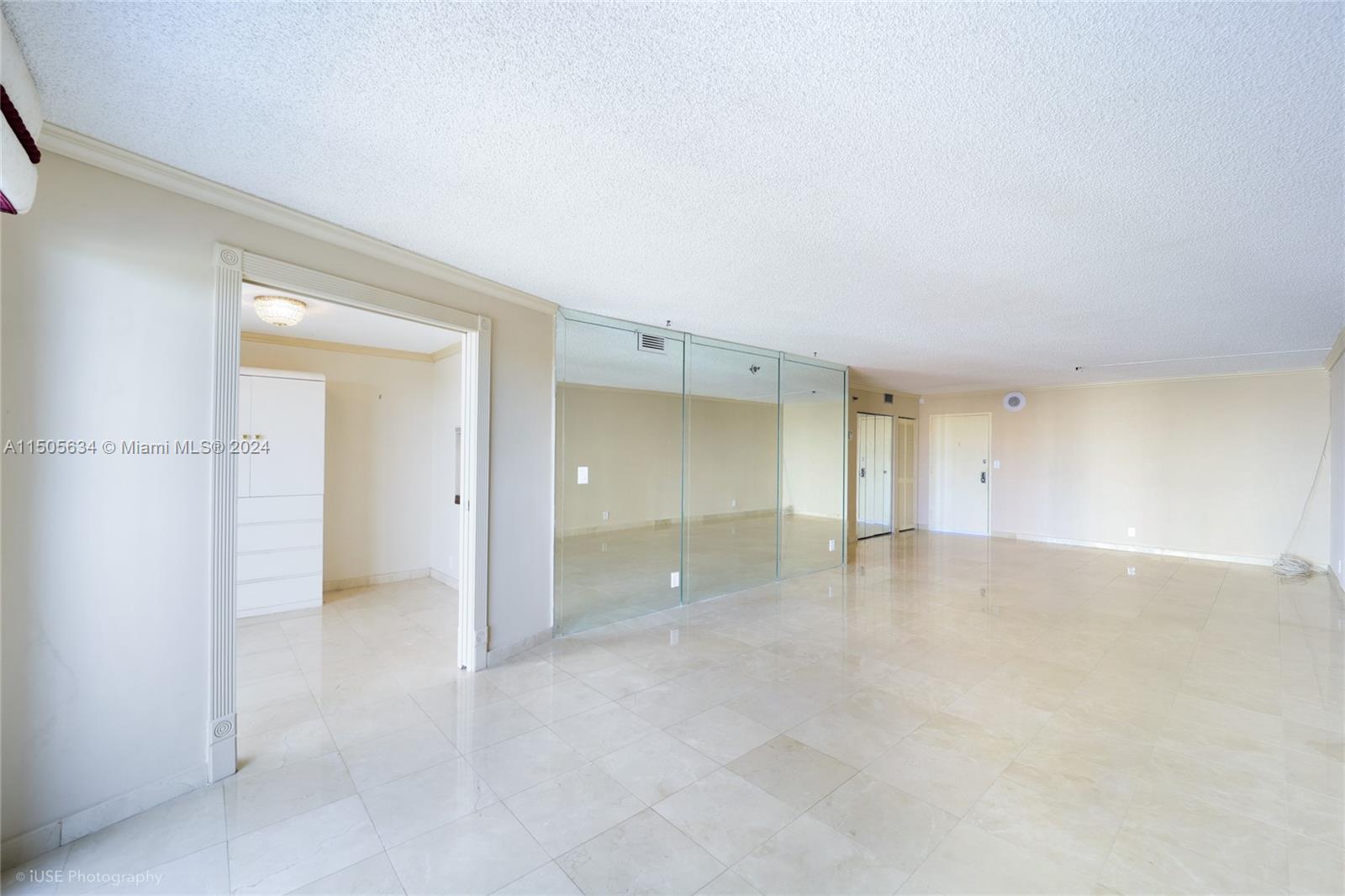 2401 Collins Ave 1109, Miami Beach, Florida 33140, 2 Bedrooms Bedrooms, ,2 BathroomsBathrooms,Residential,For Sale,2401 Collins Ave 1109,A11505634