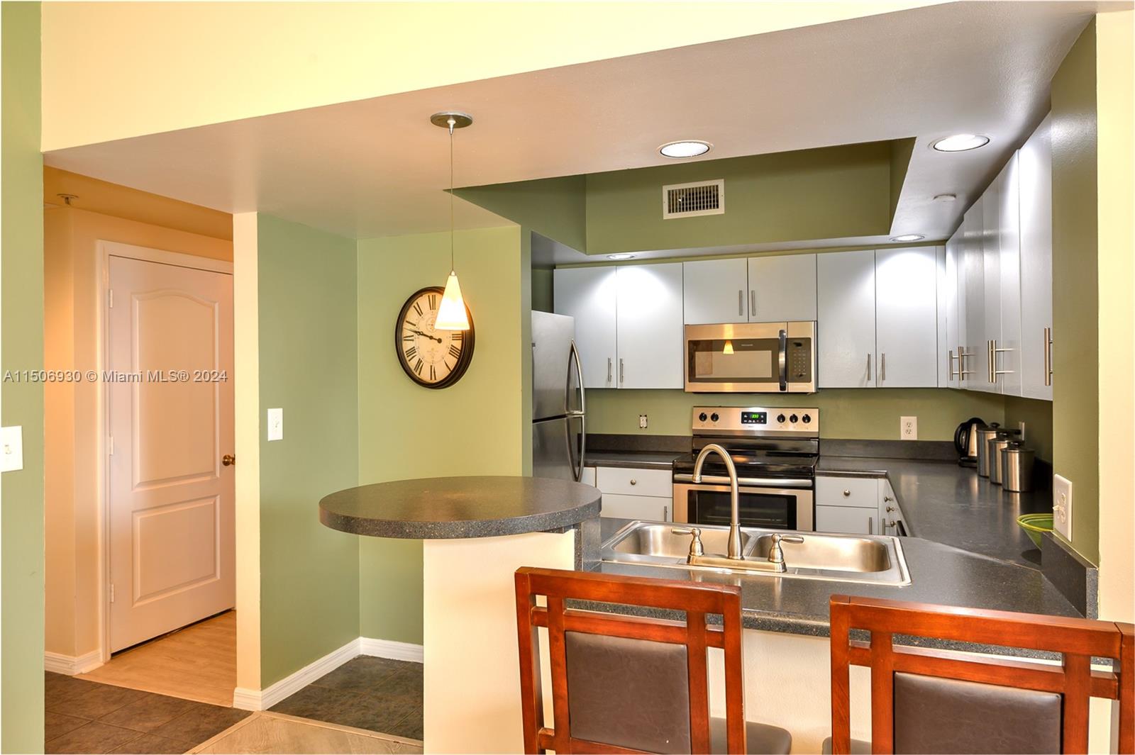 110 Federal Hwy, Fort Lauderdale, FL, 33301 United States, 2 Bedrooms Bedrooms, ,2 BathroomsBathrooms,Residential,For Sale,Federal Hwy,A11506930