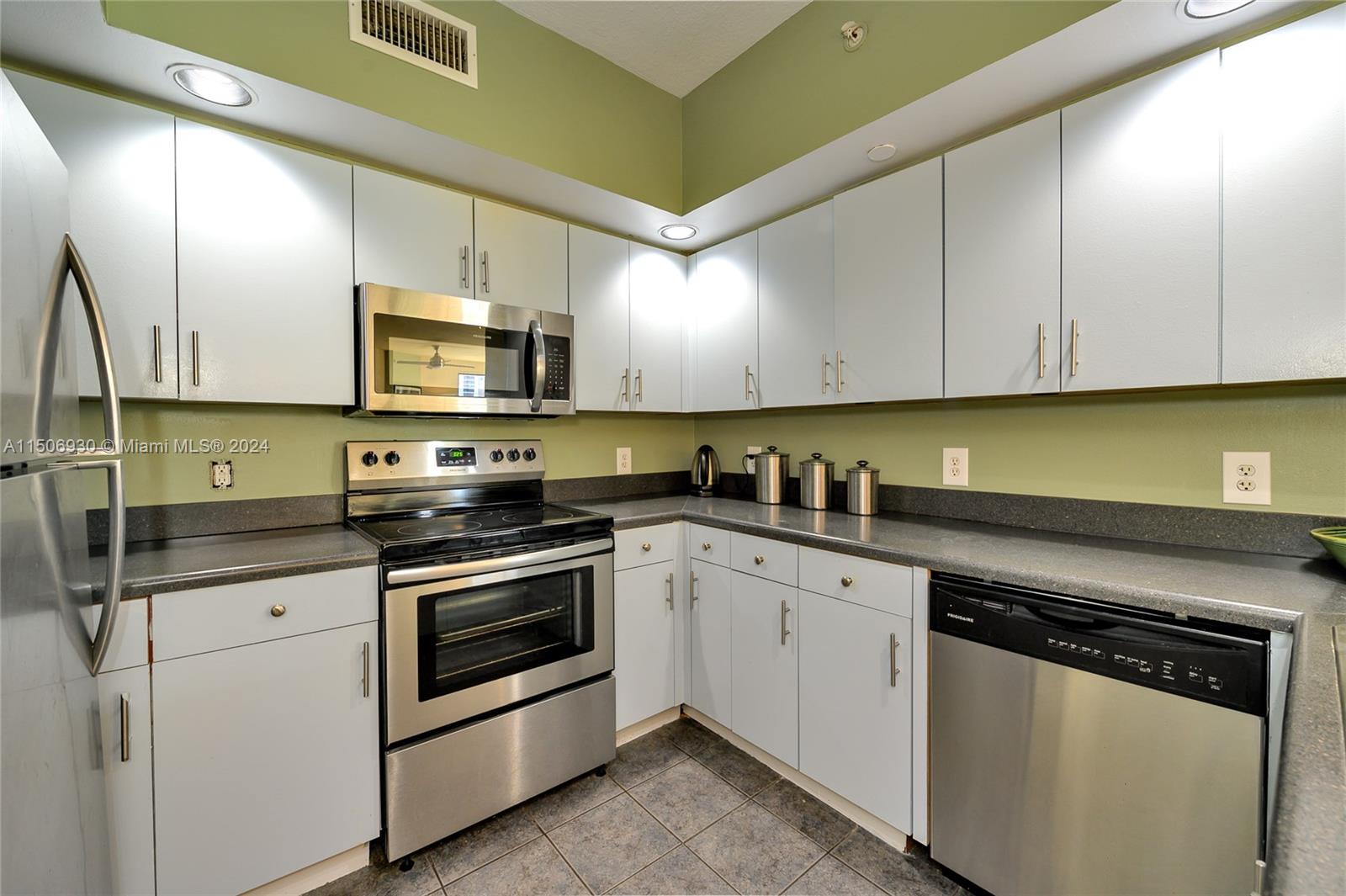 110 Federal Hwy, Fort Lauderdale, FL, 33301 United States, 2 Bedrooms Bedrooms, ,2 BathroomsBathrooms,Residential,For Sale,Federal Hwy,A11506930