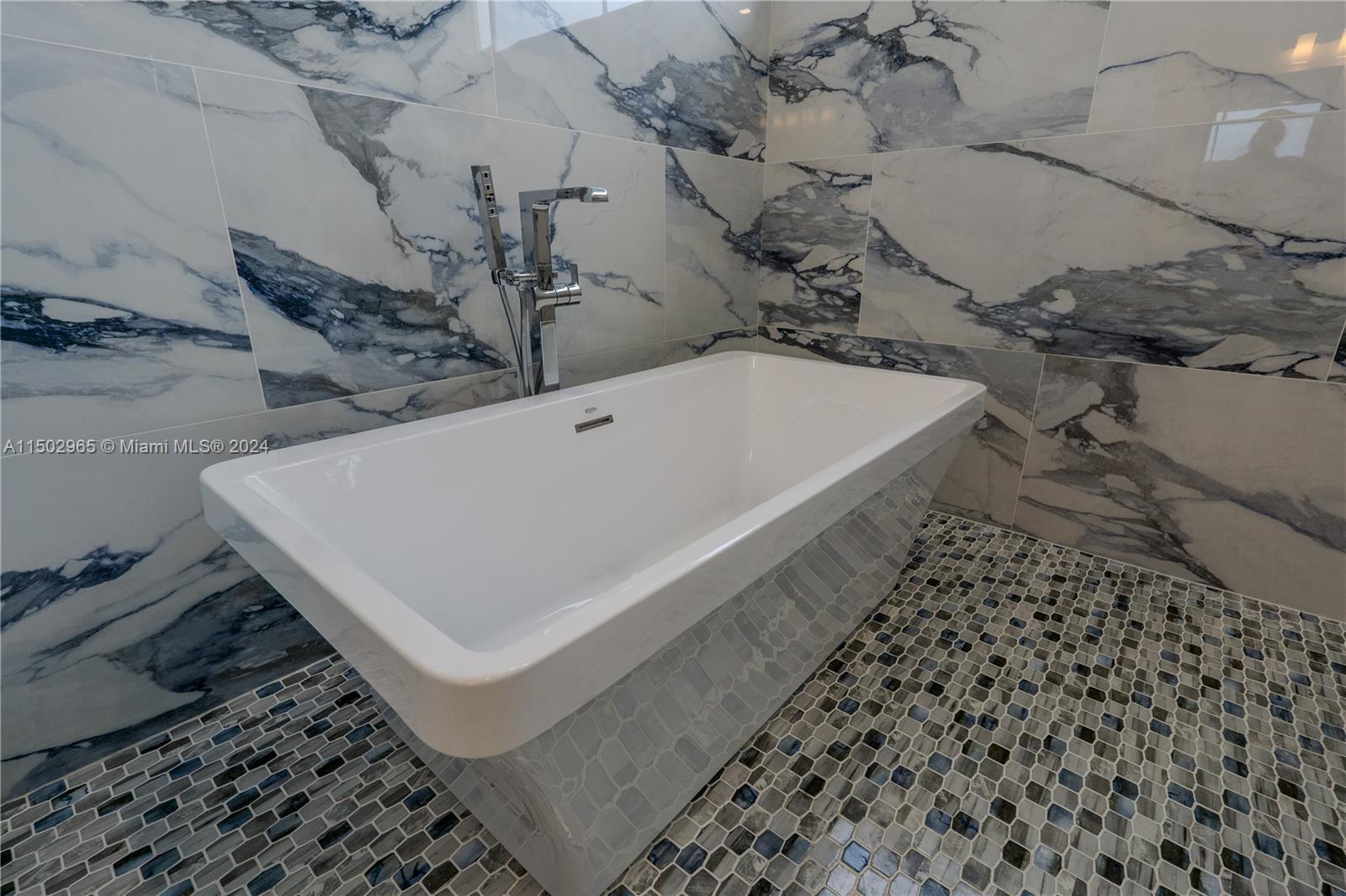 84 Coral Way, Key Largo, FL, 33037 United States, 3 Bedrooms Bedrooms, ,2 BathroomsBathrooms,Residential,For Sale,Coral Way,A11502965