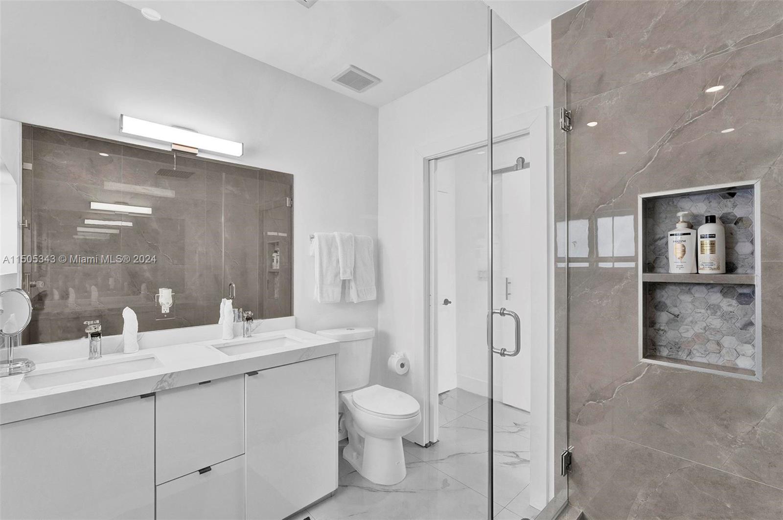 7529 Mutiny Ave, North Bay Village, Florida 33141, 4 Bedrooms Bedrooms, ,3 BathroomsBathrooms,Residentiallease,For Rent,7529 Mutiny Ave,A11505343