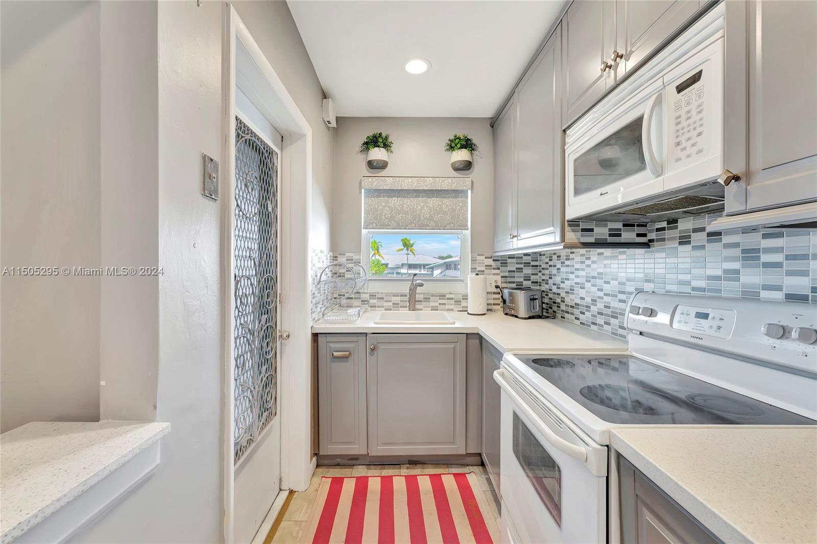 5300 WASHINGTON ST, Hollywood, FL, 33021 United States, 1 Bedroom Bedrooms, ,1 BathroomBathrooms,Residential,For Sale,WASHINGTON ST,A11505295