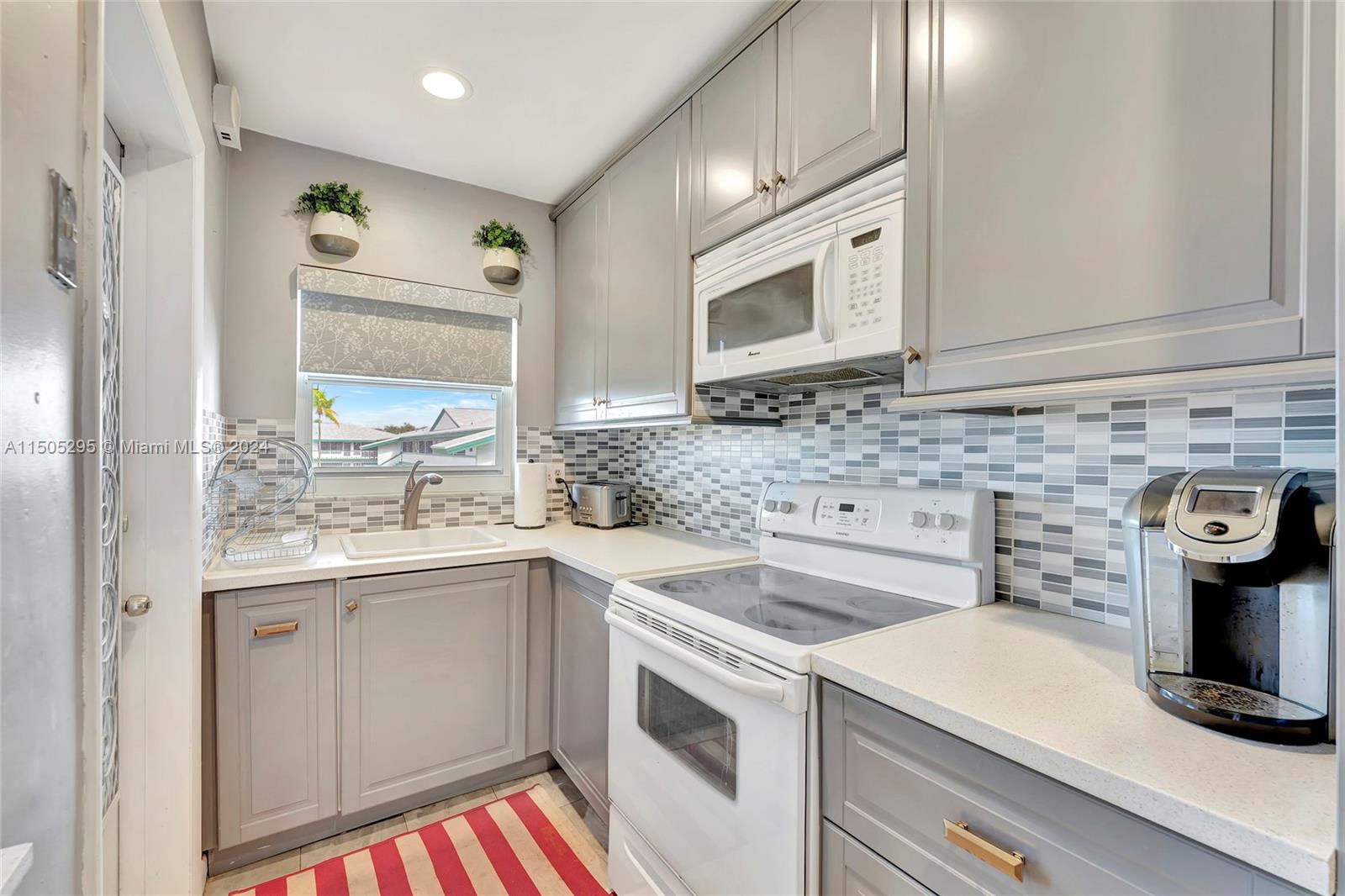 5300 WASHINGTON ST, Hollywood, FL, 33021 United States, 1 Bedroom Bedrooms, ,1 BathroomBathrooms,Residential,For Sale,WASHINGTON ST,A11505295