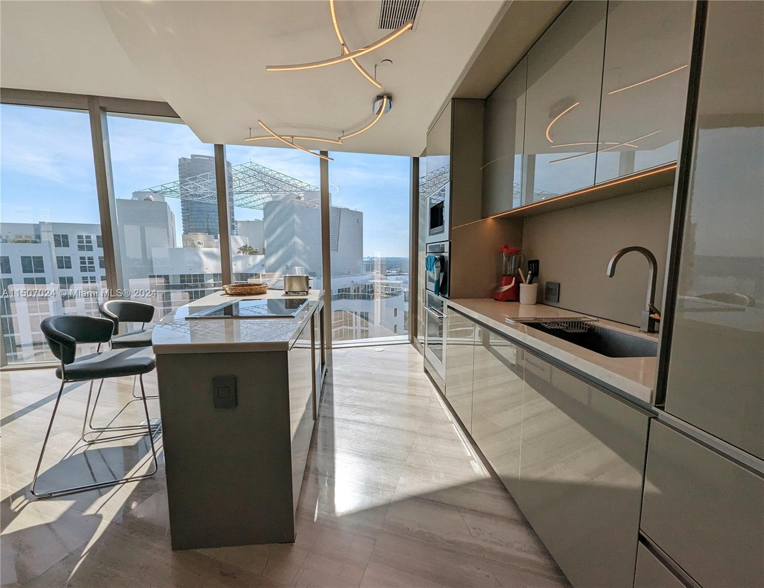 18975 Collins Ave, Sunny Isles Beach, FL, 33160 United States, 2 Bedrooms Bedrooms, ,2 BathroomsBathrooms,Residential,For Sale,Collins Ave,A11507024