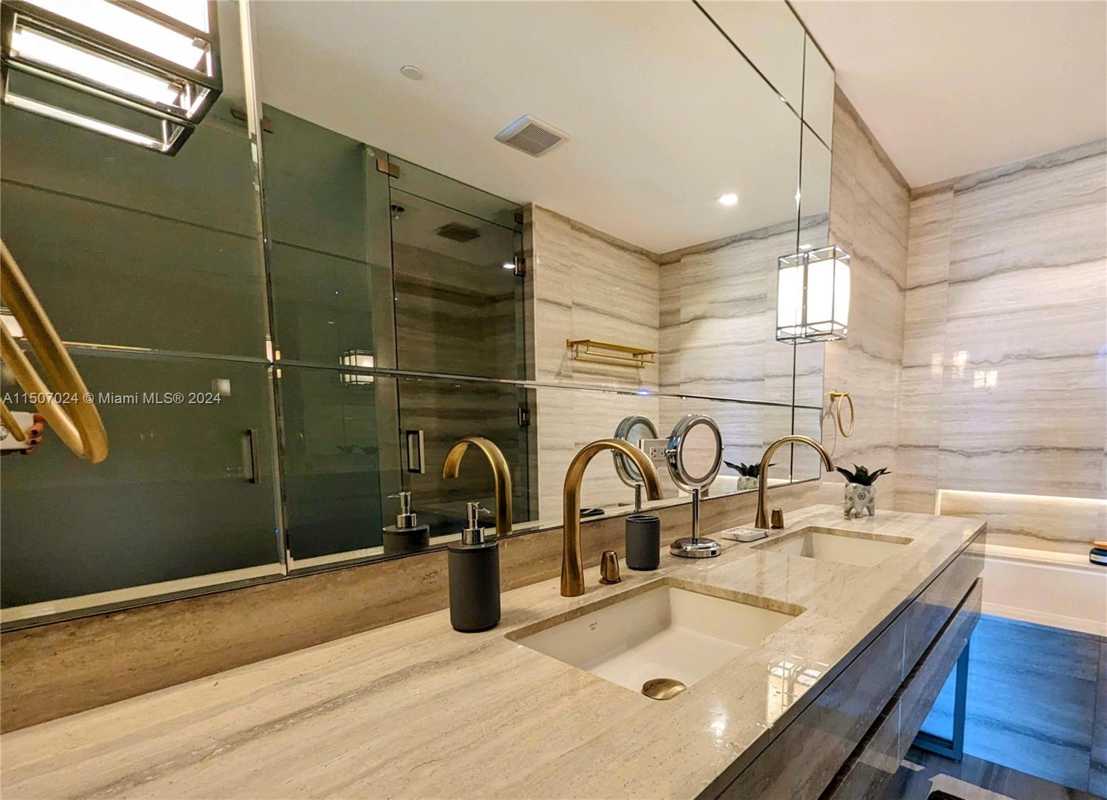18975 Collins Ave, Sunny Isles Beach, FL, 33160 United States, 2 Bedrooms Bedrooms, ,2 BathroomsBathrooms,Residential,For Sale,Collins Ave,A11507024