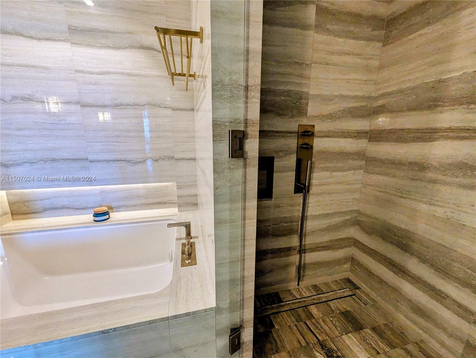 18975 Collins Ave, Sunny Isles Beach, FL, 33160 United States, 2 Bedrooms Bedrooms, ,2 BathroomsBathrooms,Residential,For Sale,Collins Ave,A11507024