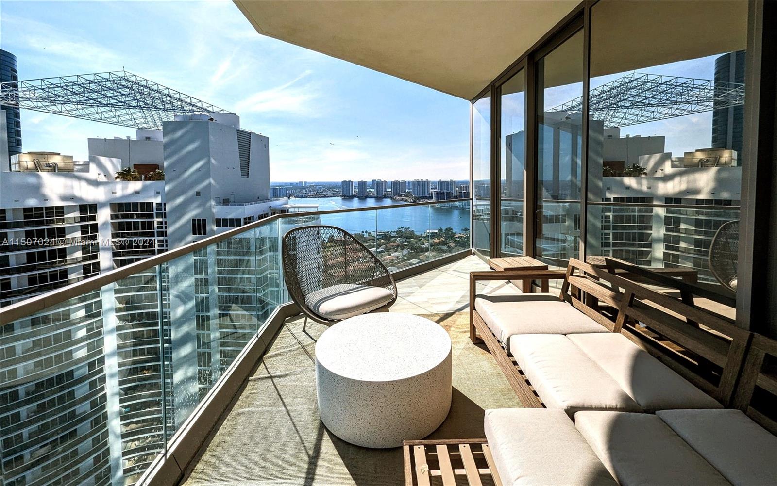 18975 Collins Ave, Sunny Isles Beach, FL, 33160 United States, 2 Bedrooms Bedrooms, ,2 BathroomsBathrooms,Residential,For Sale,Collins Ave,A11507024