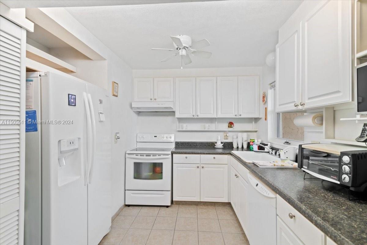 117 Lake Carol Dr, West Palm Beach, FL, 33411 United States, 2 Bedrooms Bedrooms, ,2 BathroomsBathrooms,Residential,For Sale,Lake Carol Dr,A11505511