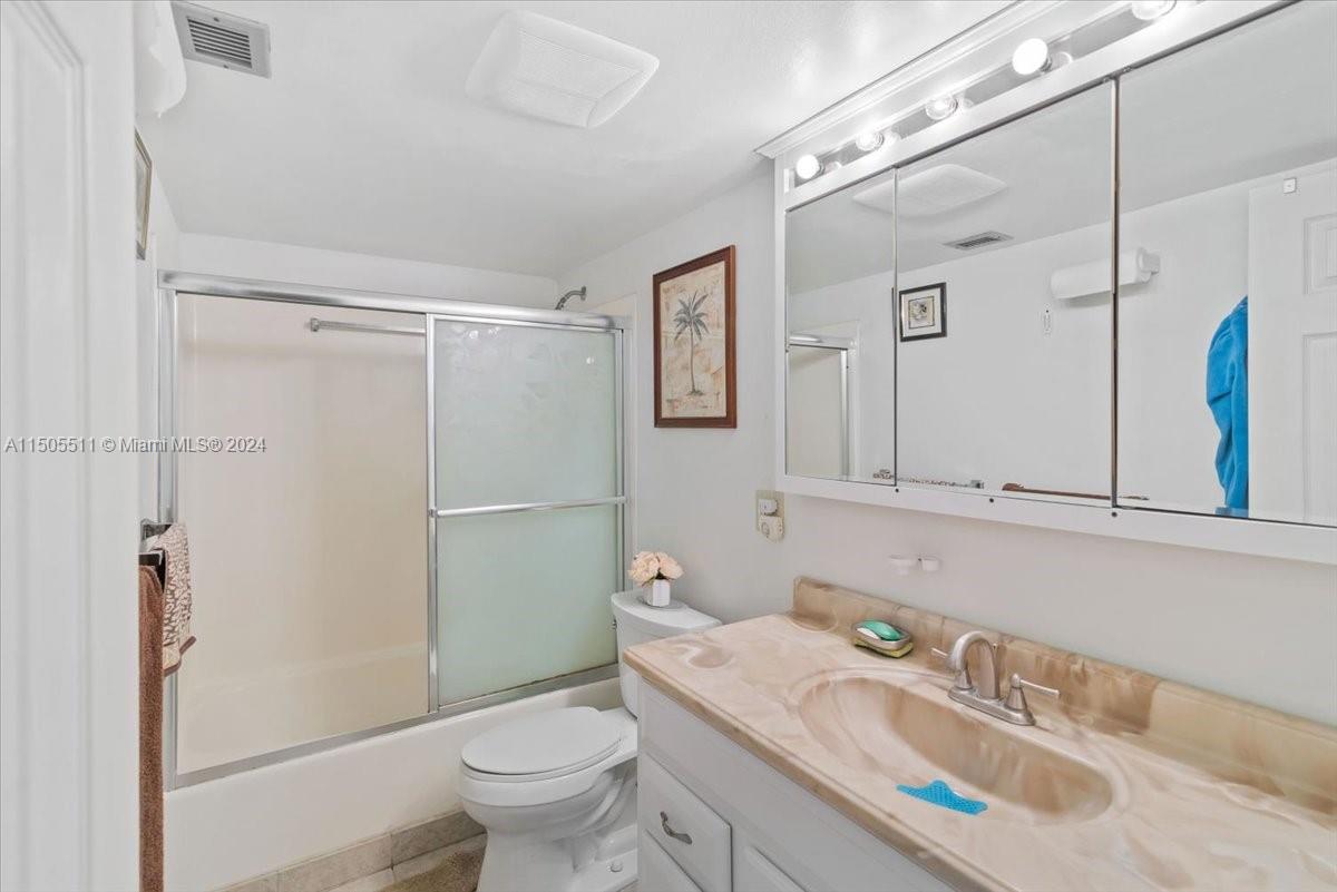 117 Lake Carol Dr, West Palm Beach, FL, 33411 United States, 2 Bedrooms Bedrooms, ,2 BathroomsBathrooms,Residential,For Sale,Lake Carol Dr,A11505511