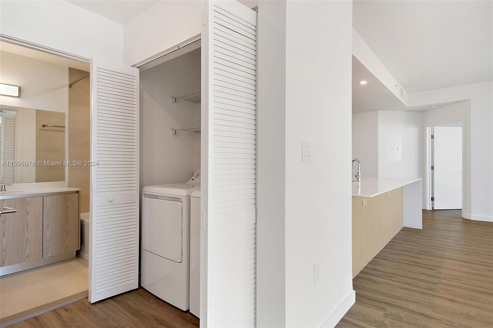1500 Bay Rd C-1507, Miami Beach, Florida 33139, 2 Bedrooms Bedrooms, ,2 BathroomsBathrooms,Residentiallease,For Rent,1500 Bay Rd C-1507,A11506078