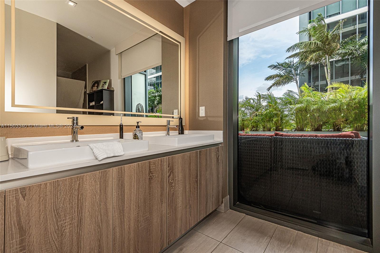 2960 207th St, Aventura, FL, 33180 United States, 3 Bedrooms Bedrooms, ,3 BathroomsBathrooms,Residential,For Sale,207th St,A11503340