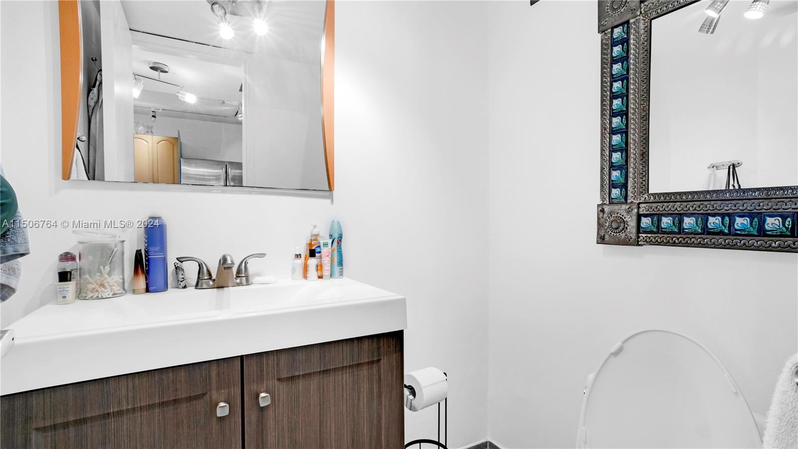 1228 West Ave 907, Miami Beach, Florida 33139, 1 Bedroom Bedrooms, ,1 BathroomBathrooms,Residential,For Sale,1228 West Ave 907,A11506764