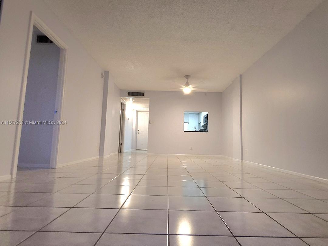 120 Royal Park Dr 3B, Oakland Park, Florida 33309, 2 Bedrooms Bedrooms, 1 Room Rooms,2 BathroomsBathrooms,Residential,For Sale,120 Royal Park Dr 3B,A11507263