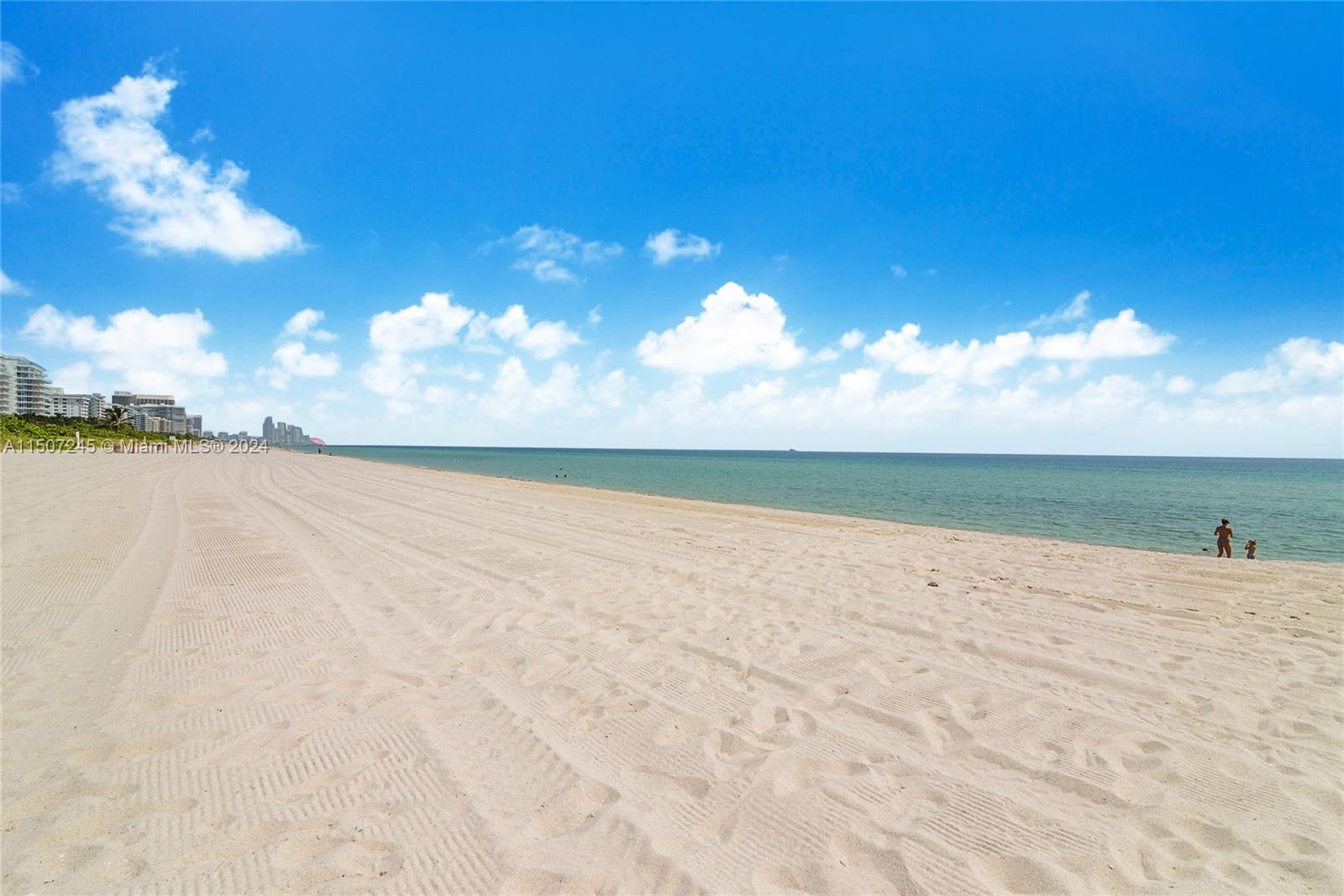 8855 Collins Ave 6E, Surfside, Florida 33154, 1 Bedroom Bedrooms, ,1 BathroomBathrooms,Residential,For Sale,8855 Collins Ave 6E,A11507245