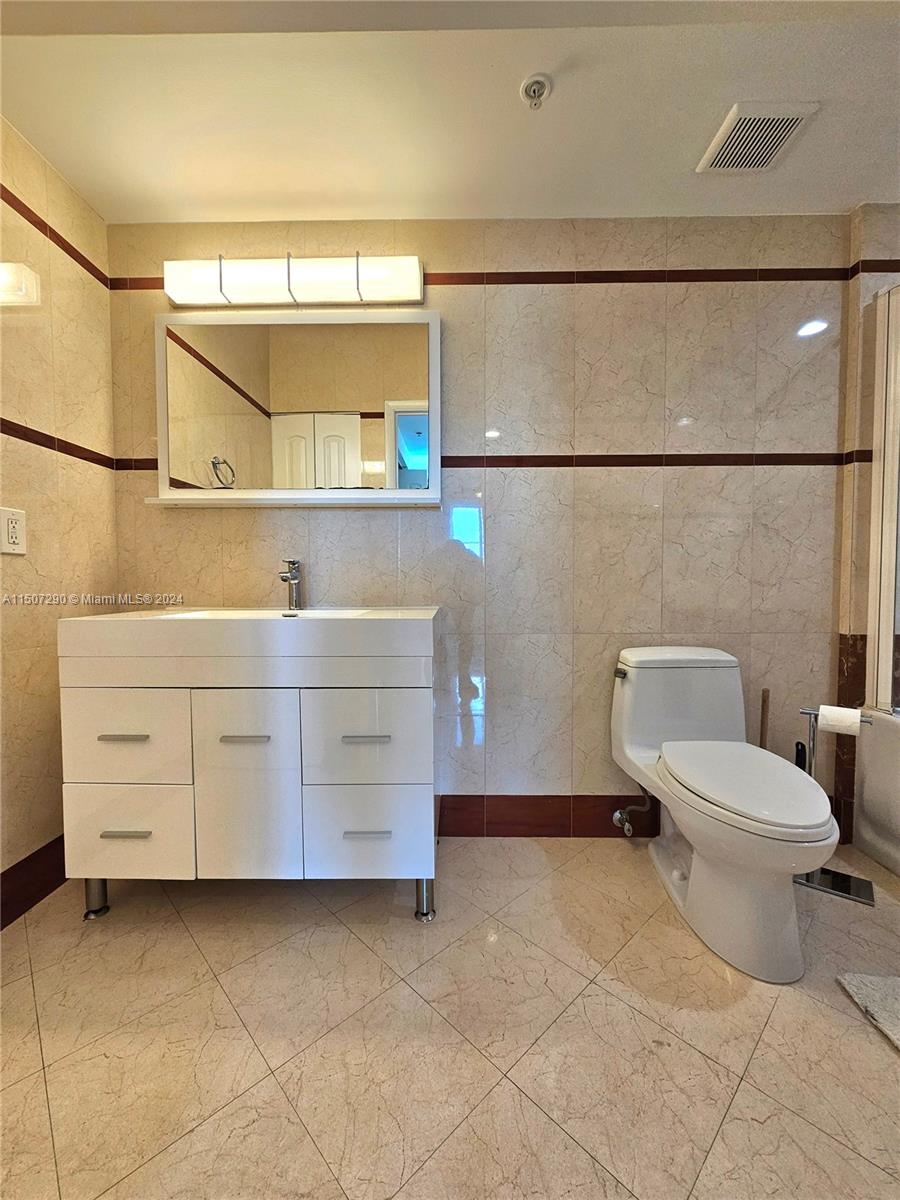110 Washington Ave 2408, Miami Beach, Florida 33139, 2 Bedrooms Bedrooms, ,2 BathroomsBathrooms,Residentiallease,For Rent,110 Washington Ave 2408,A11507290