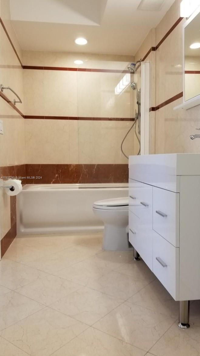 110 Washington Ave 2408, Miami Beach, Florida 33139, 2 Bedrooms Bedrooms, ,2 BathroomsBathrooms,Residentiallease,For Rent,110 Washington Ave 2408,A11507290