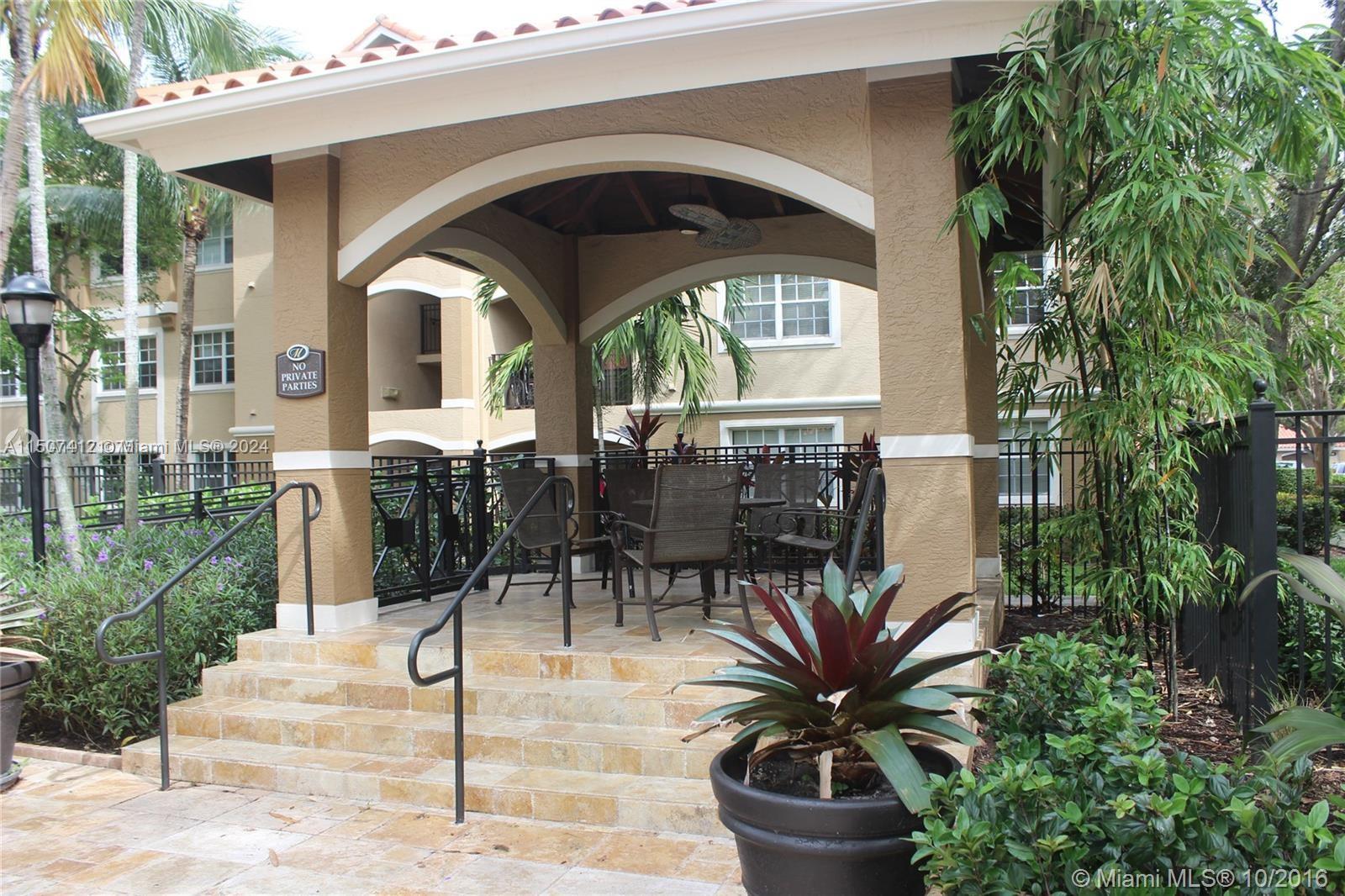 231 SW 116th Ave 19206, Pembroke Pines, Florida 33025, 2 Bedrooms Bedrooms, ,2 BathroomsBathrooms,Residentiallease,For Rent,231 SW 116th Ave 19206,A11507412