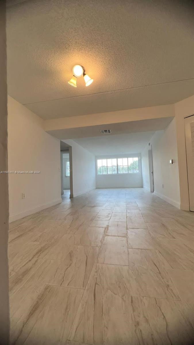 6135 NW 186th St 211, Hialeah, Florida 33015, 3 Bedrooms Bedrooms, ,2 BathroomsBathrooms,Residential,For Sale,6135 NW 186th St 211,A11507417