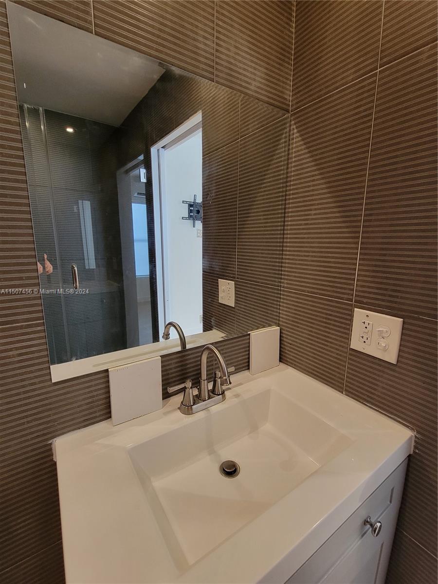 642 Michigan Ave 6, Miami Beach, FL 33139, ,1 BathroomBathrooms,Residential,For Sale,Michigan Ave,A11507456