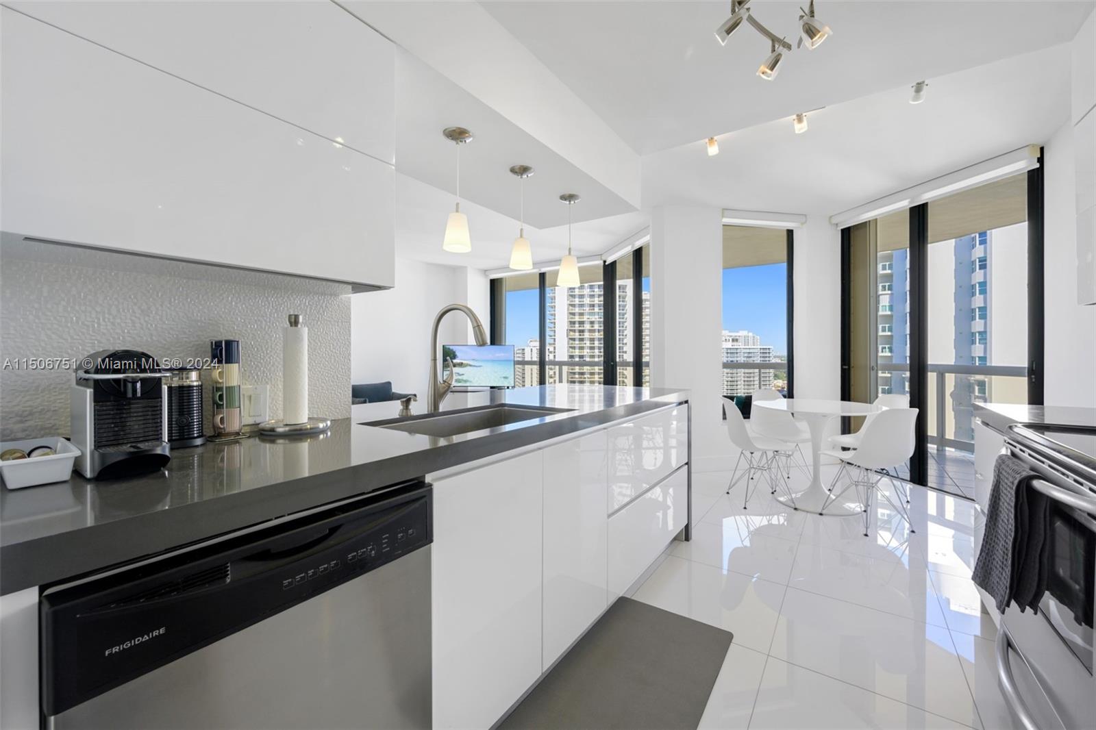 20191 Country Club Dr, Aventura, FL, 33180 United States, 2 Bedrooms Bedrooms, ,2 BathroomsBathrooms,Residential,For Sale,Country Club Dr,A11506751