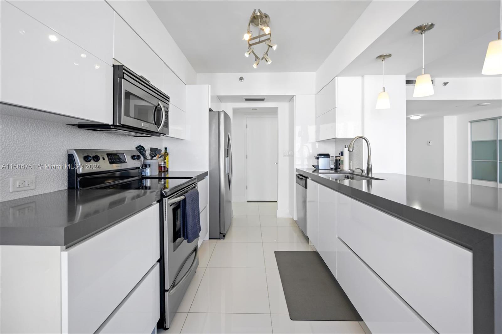 20191 Country Club Dr, Aventura, FL, 33180 United States, 2 Bedrooms Bedrooms, ,2 BathroomsBathrooms,Residential,For Sale,Country Club Dr,A11506751