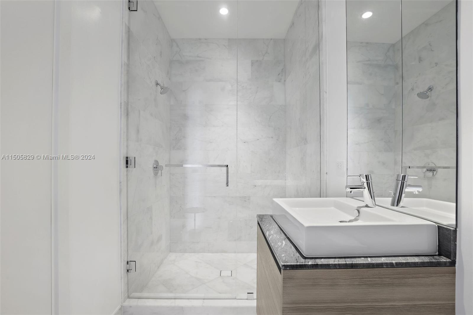 1451 Brickell Ave, Miami, FL, 33131 United States, 3 Bedrooms Bedrooms, ,3 BathroomsBathrooms,Residential,For Sale,Brickell Ave,A11505829