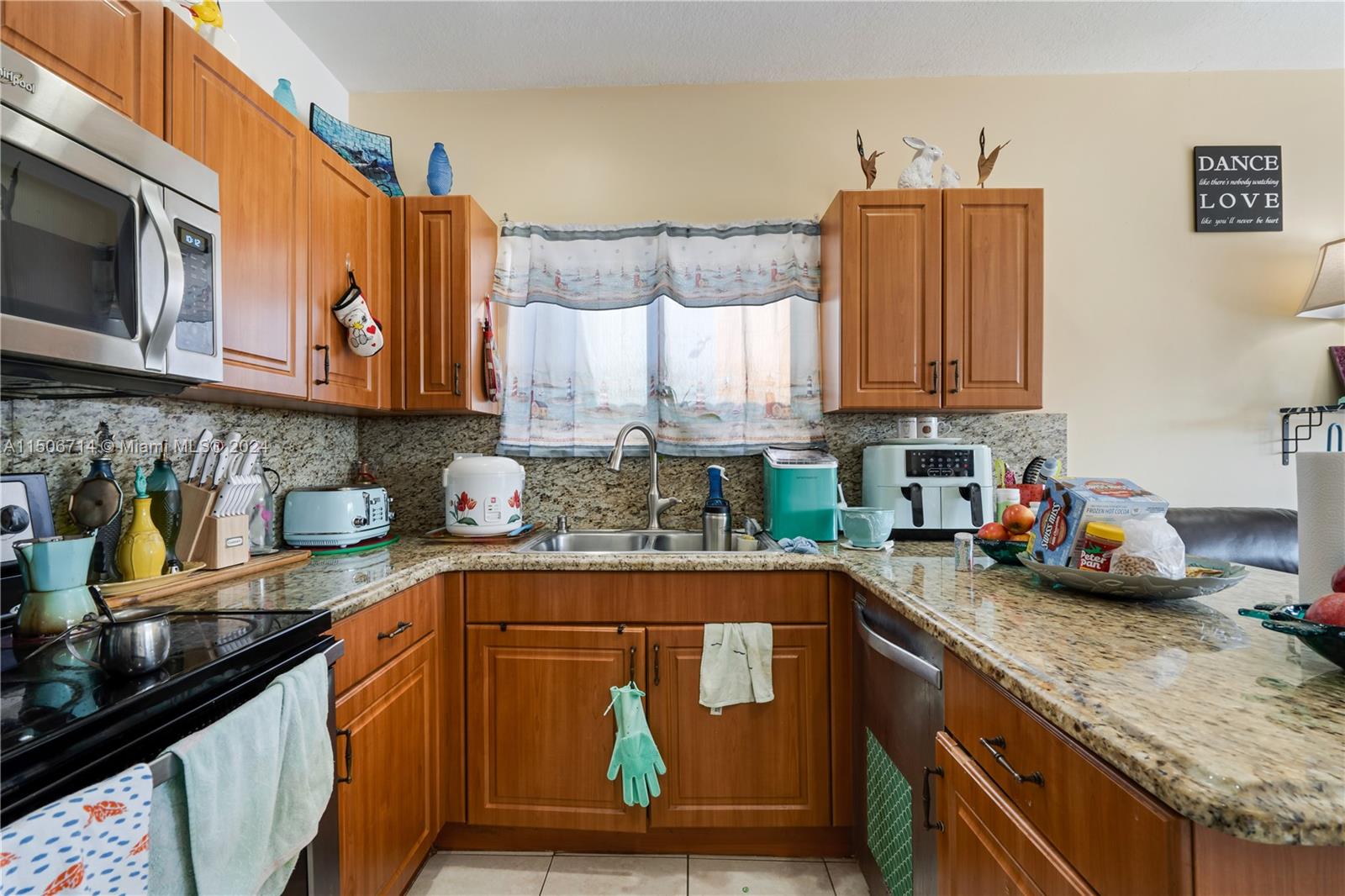 989 NE 41st Ave, Homestead, Florida 33033, 5 Bedrooms Bedrooms, ,3 BathroomsBathrooms,Residential,For Sale,989 NE 41st Ave,A11506714