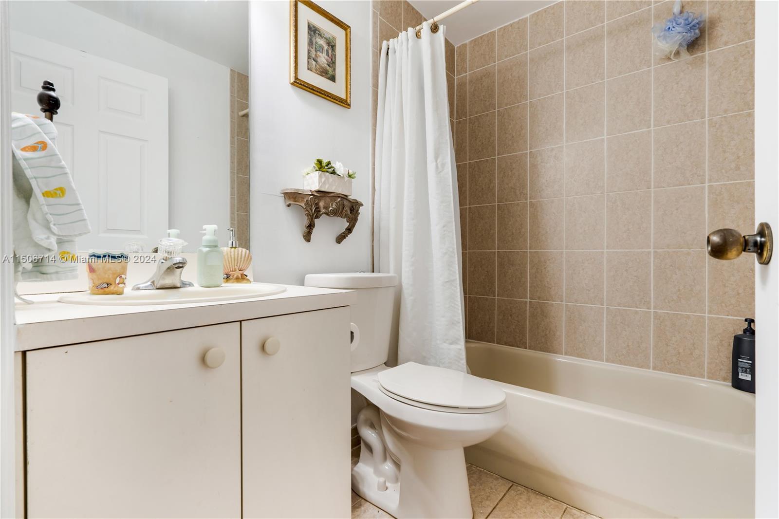 989 NE 41st Ave, Homestead, Florida 33033, 5 Bedrooms Bedrooms, ,3 BathroomsBathrooms,Residential,For Sale,989 NE 41st Ave,A11506714