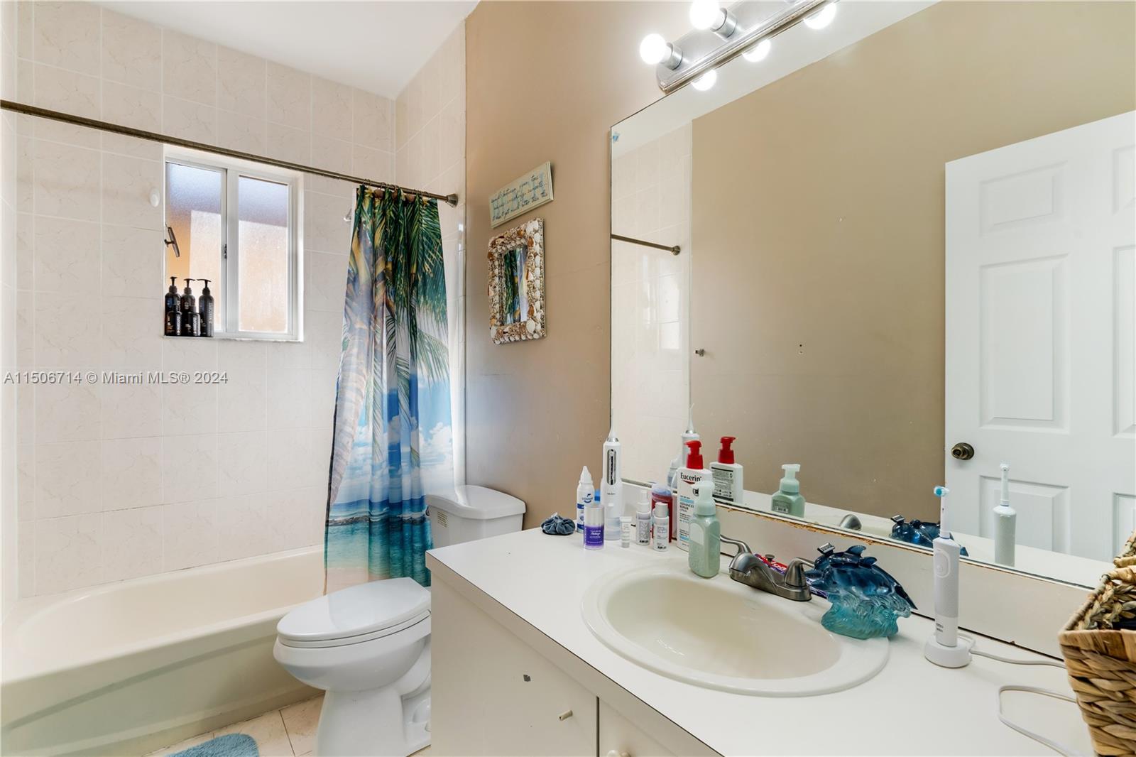 989 NE 41st Ave, Homestead, Florida 33033, 5 Bedrooms Bedrooms, ,3 BathroomsBathrooms,Residential,For Sale,989 NE 41st Ave,A11506714