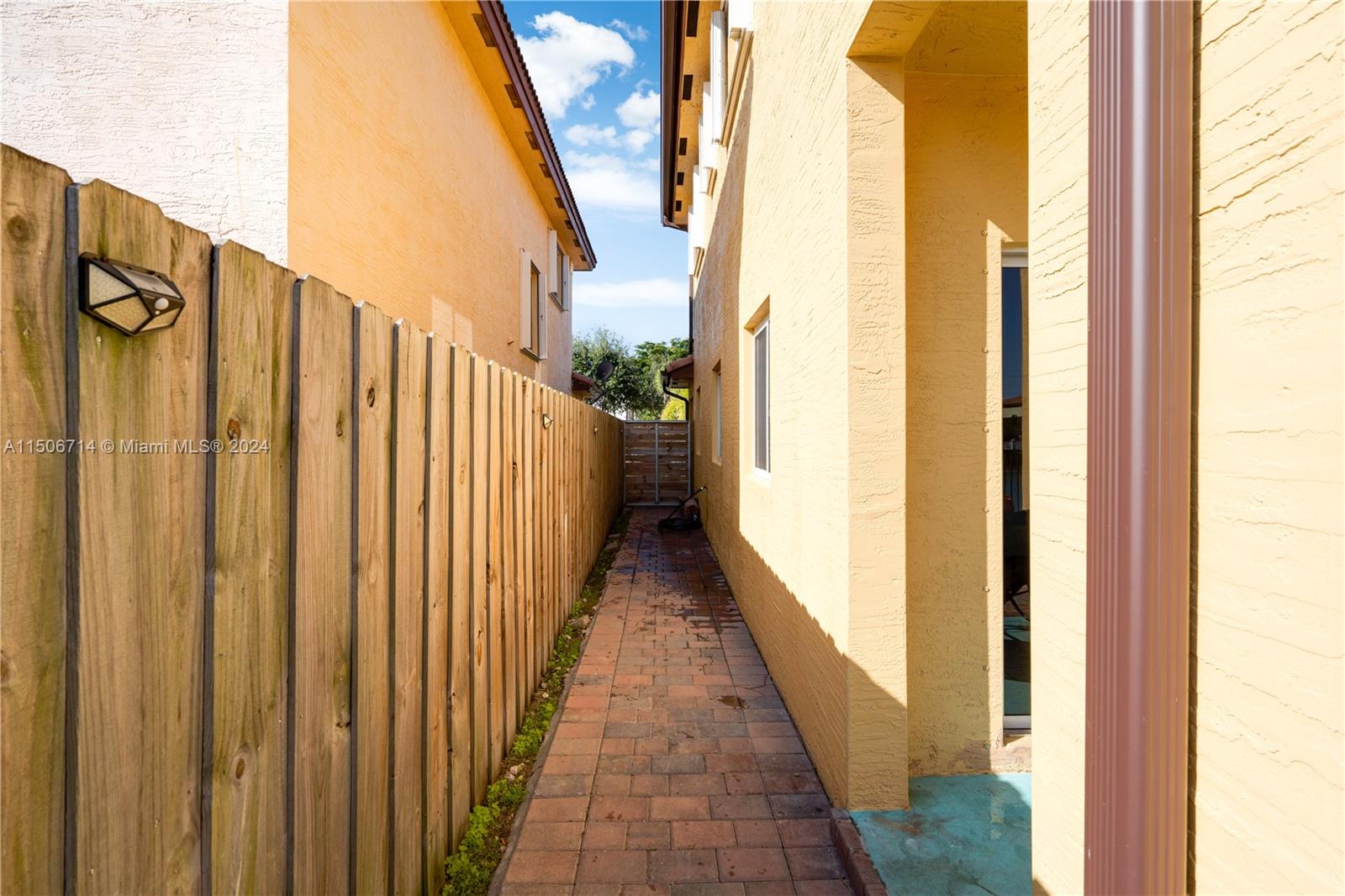 989 NE 41st Ave, Homestead, Florida 33033, 5 Bedrooms Bedrooms, ,3 BathroomsBathrooms,Residential,For Sale,989 NE 41st Ave,A11506714